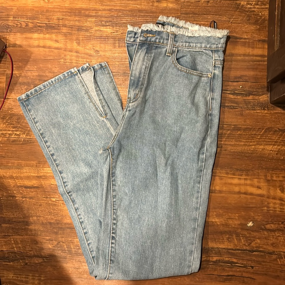 Long jeans definitely would fit someone with a 36 inch inseam as I have.